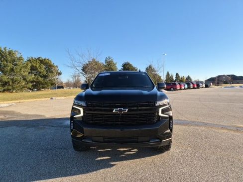 Used 2024 Chevrolet Tahoe RST w/ Luxury Package image 2