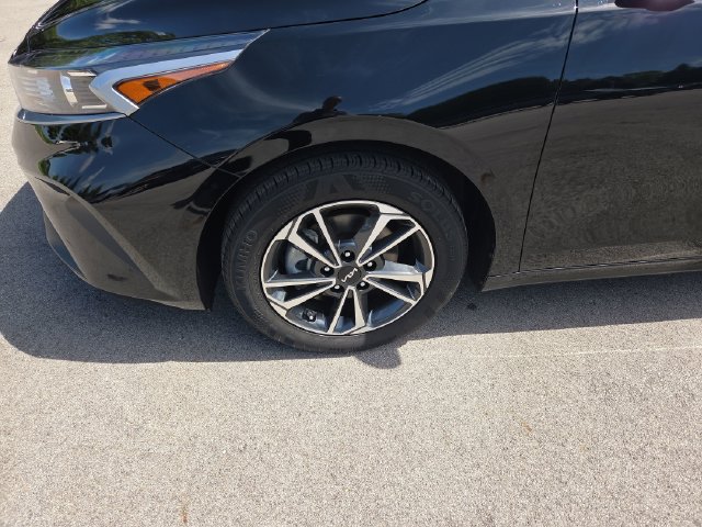 Certified 2023 Kia Forte LXS w/ LXS Technology Package FWD image 11