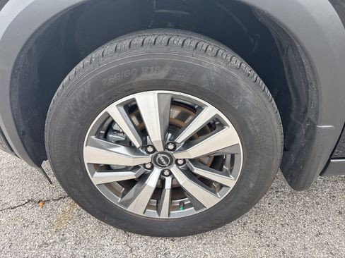 Certified 2025 Nissan Pathfinder SL image 10