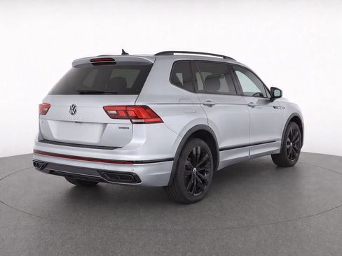 Certified 2024 Volkswagen Tiguan SE R-Line AWD/4WD image 10