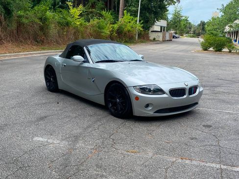 Used 2005 BMW Z4 2.5i RWD image 3