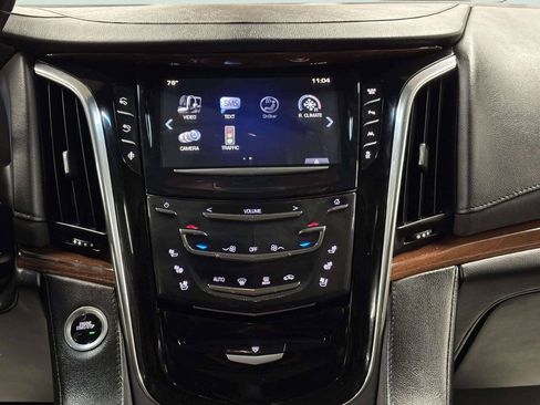 Used 2016 Cadillac Escalade ESV Luxury AWD/4WD image 32