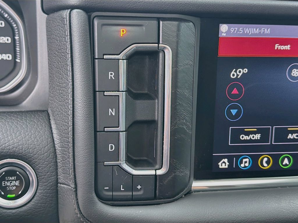 Used 2021 GMC Yukon Denali w/ Denali Premium Package AWD/4WD image 19