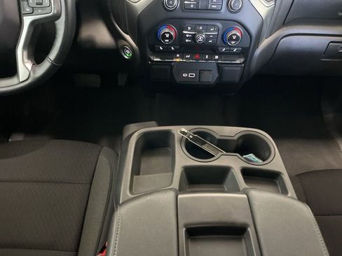 Used 2022 Chevrolet Silverado 1500 LT AWD/4WD image 10