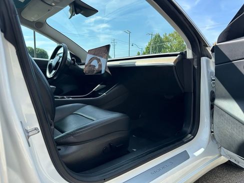 Used 2018 Tesla Model 3 Mid Range image 37