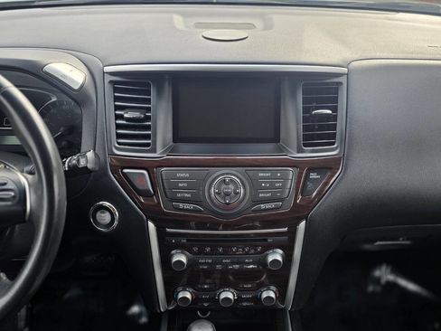 Used 2015 Nissan Pathfinder SL w/ Trailer Tow Package image 16
