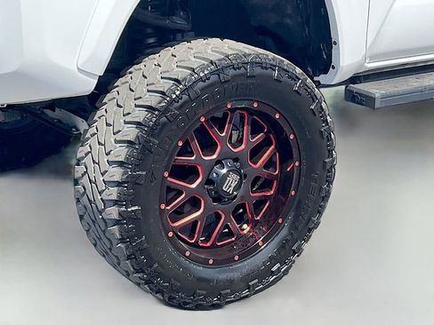 Used 2023 Toyota Tacoma SR5 RWD image 29