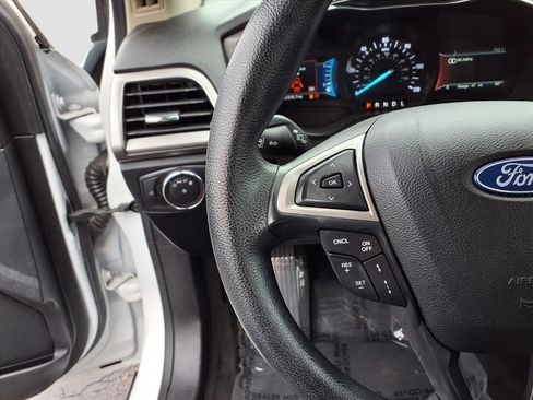 Used 2019 Ford Fusion SE image 22
