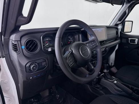 Used 2024 Jeep Wrangler Unlimited Rubicon 4xe AWD/4WD image 9