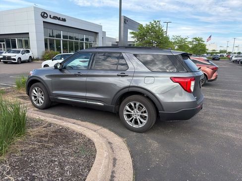 Used 2021 Ford Explorer XLT w/ Equipment Group 202A AWD/4WD image 3