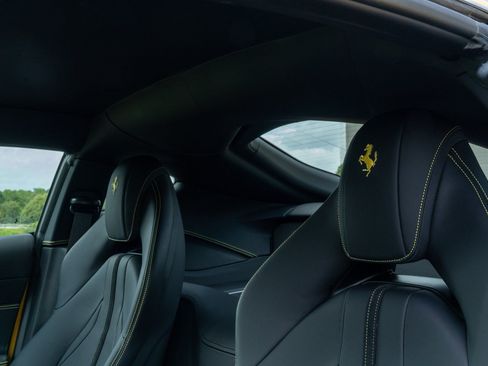 Used 2019 Ferrari 812 Superfast RWD image 33