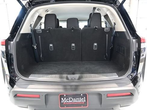 Used 2025 Nissan Pathfinder SV image 28