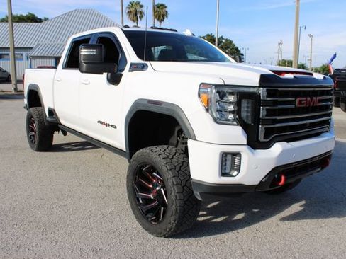 Used 2022 GMC Sierra 2500 AT4 w/ AT4 Premium Plus Package AWD/4WD image 10