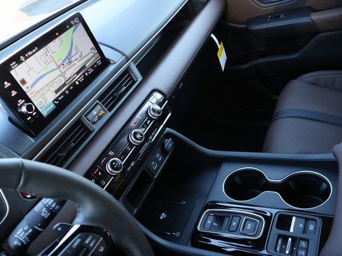 Certified 2025 Honda Pilot Elite image 20