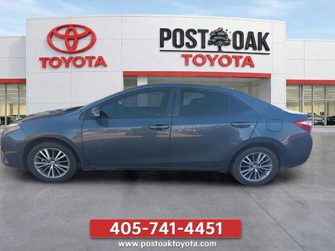 Used 2015 Toyota Corolla LE FWD image 2