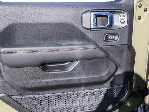 New 2025 Jeep Gladiator Rubicon w/ Convenience Group image 21