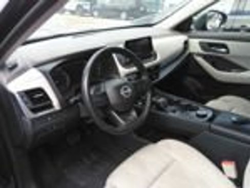 Used 2025 Nissan Rogue SV AWD/4WD image 11