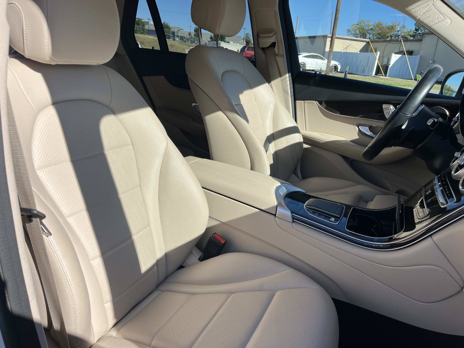 Certified 2022 Mercedes-Benz GLC 300 image 22