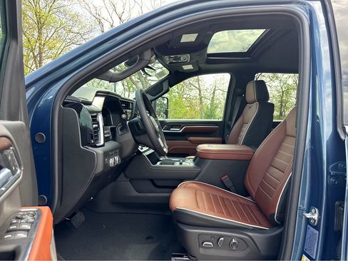 New 2026 GMC Sierra 2500 Denali Ultimate image 8