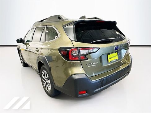 Used 2024 Subaru Outback Premium AWD/4WD image 7