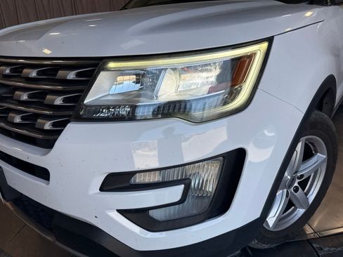 Used 2016 Ford Explorer XLT w/ Equipment Group 201A AWD/4WD image 8