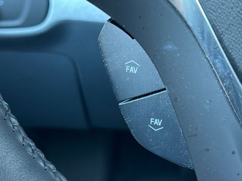 Used 2020 Chevrolet Bolt LT FWD image 50