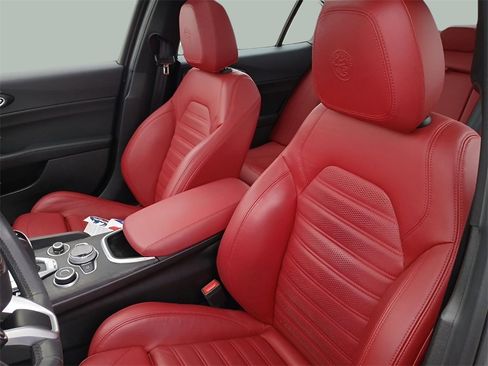 Used 2022 Alfa Romeo Giulia Sprint image 21