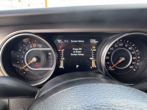 Used 2020 Jeep Gladiator Sport w/ Quick Order Package 24S AWD/4WD image 9