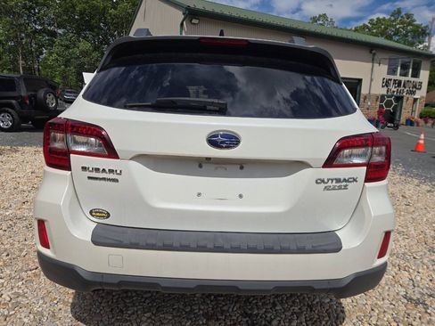 Used 2016 Subaru Outback 2.5i Premium AWD/4WD image 6