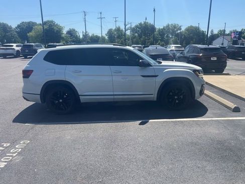 Used 2022 Volkswagen Atlas SEL R-Line AWD/4WD image 2