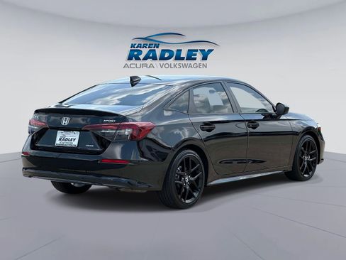 Used 2025 Honda Civic Sport image 2
