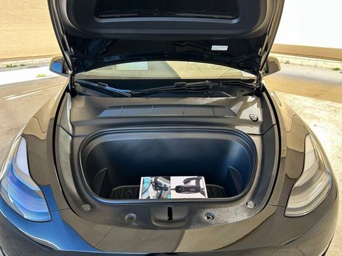 Used 2025 Tesla Model Y Long Range image 19