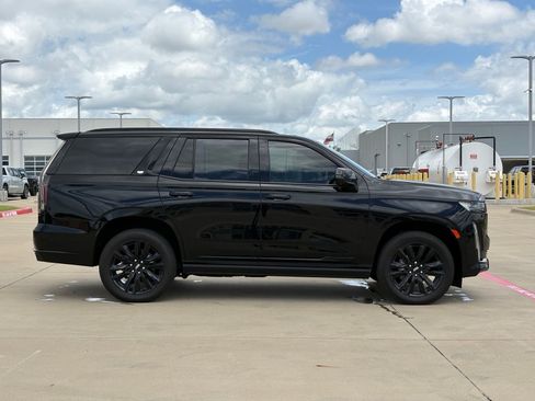 Used 2024 Cadillac Escalade Sport w/ Touring Package AWD/4WD image 8