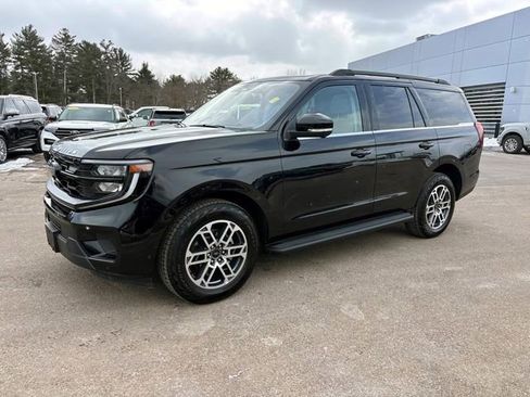 Used 2025 Ford Expedition Active image 6