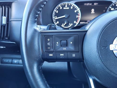 Used 2024 Nissan Pathfinder SV image 19