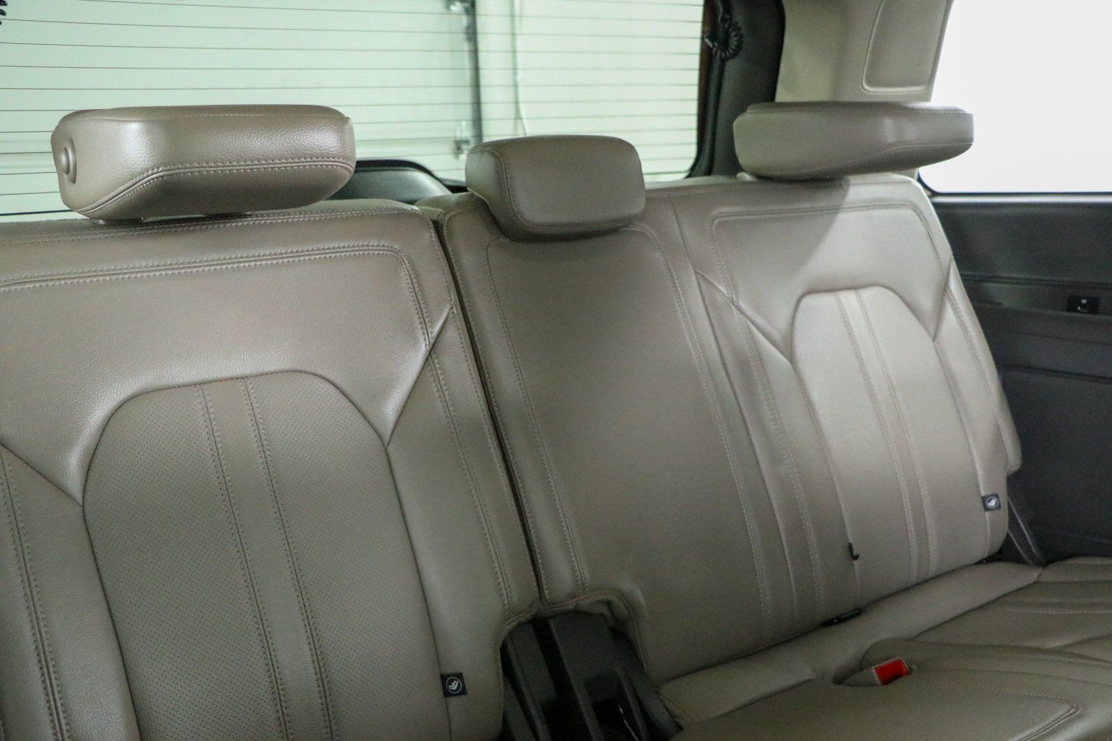 Used 2021 Ford Expedition Limited AWD/4WD image 31