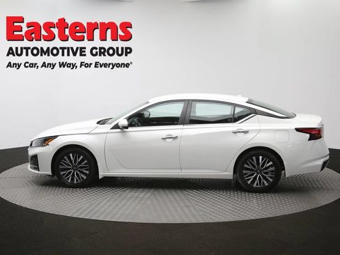 Used 2023 Nissan Altima 2.5 SV FWD image 59