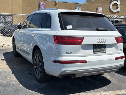 Used 2017 Audi Q7 3.0T Prestige AWD/4WD image 5