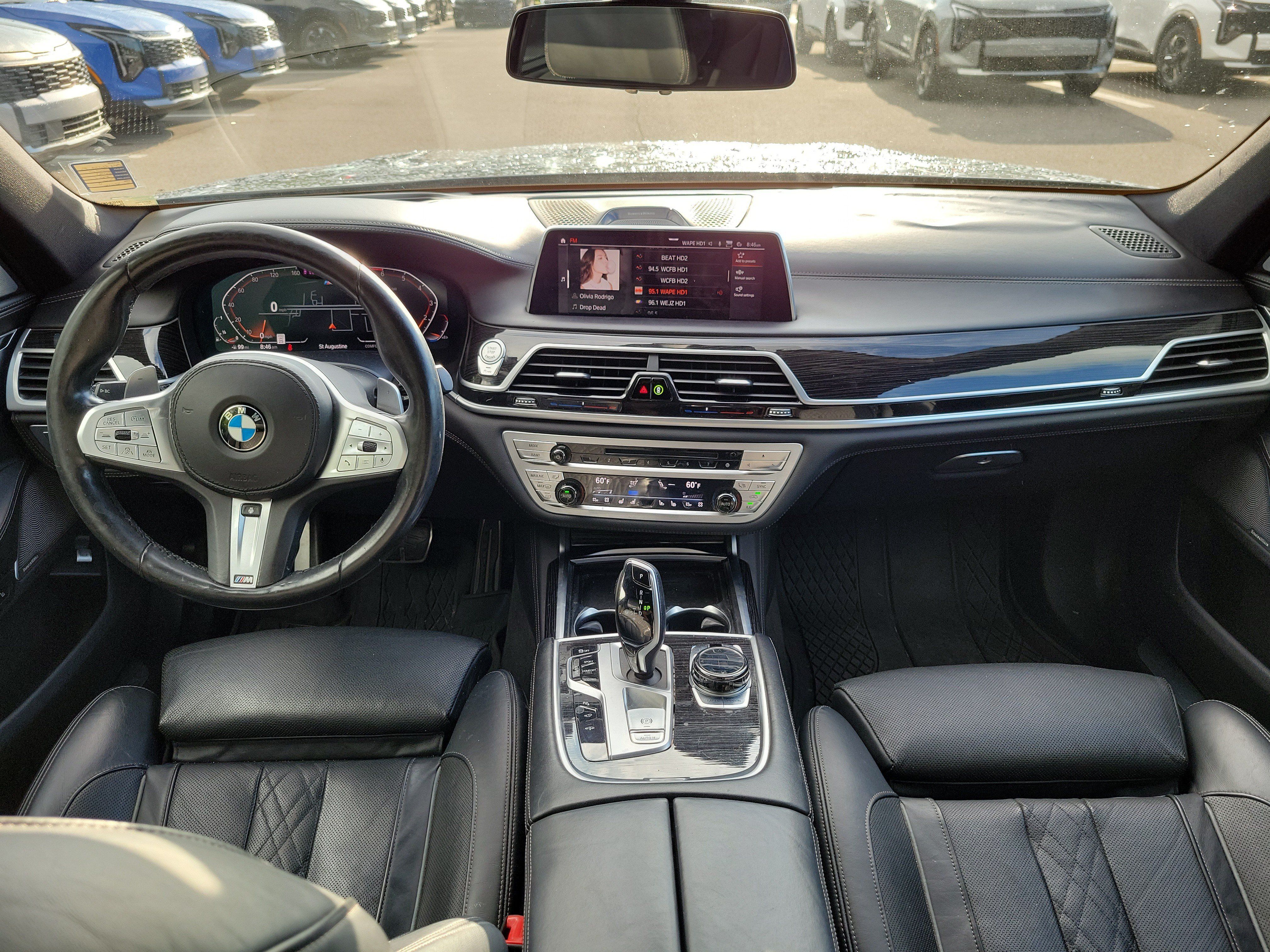 Used 2020 BMW 750i xDrive w/ Executive Package AWD/4WD image 18