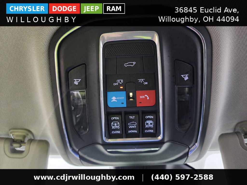 Used 2023 Jeep Grand Cherokee Limited w/ Luxury Tech Group II AWD/4WD image 25