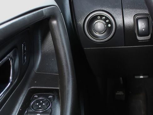 Used 2017 Ford Taurus SEL w/ Equipment Group 201A image 13