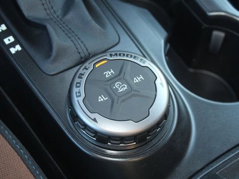 Used 2021 Ford Bronco Outer Banks image 9