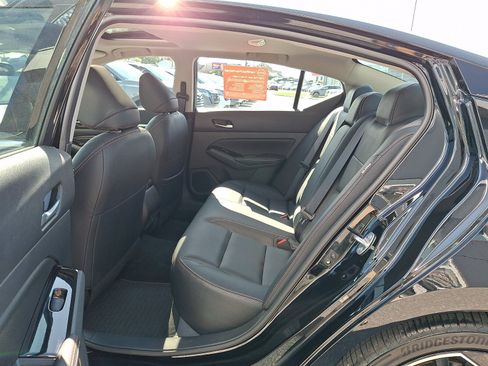 Certified 2023 Nissan Altima 2.5 SR w/ SR Premium Package FWD image 11