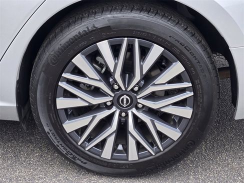 Used 2025 Nissan Altima 2.5 SV image 8