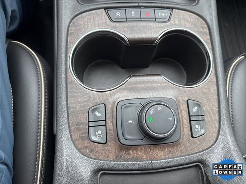 Used 2022 GMC Acadia Denali w/ Denali Ultimate Package image 22