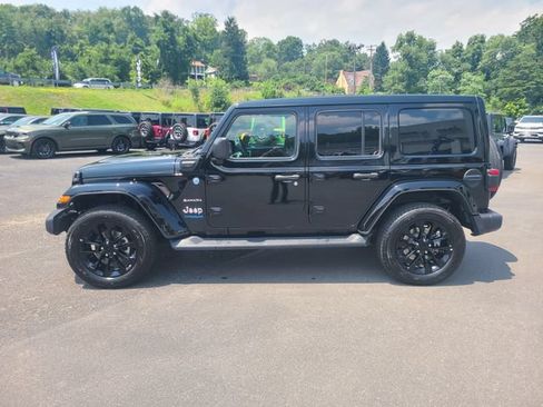 Used 2021 Jeep Wrangler Unlimited Sahara w/ Cold Weather Group AWD/4WD image 2