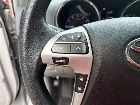 Used 2013 Toyota Highlander FWD image 16