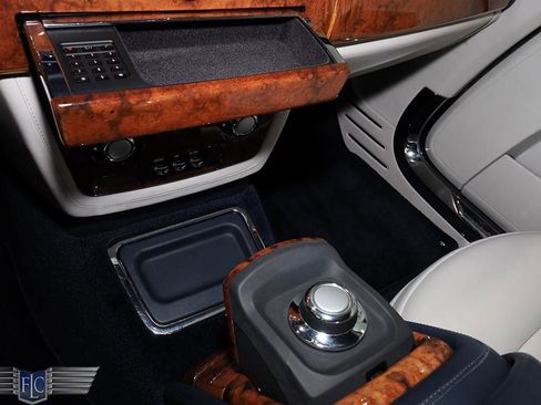Used 2010 Rolls-Royce Phantom Coupe RWD image 30