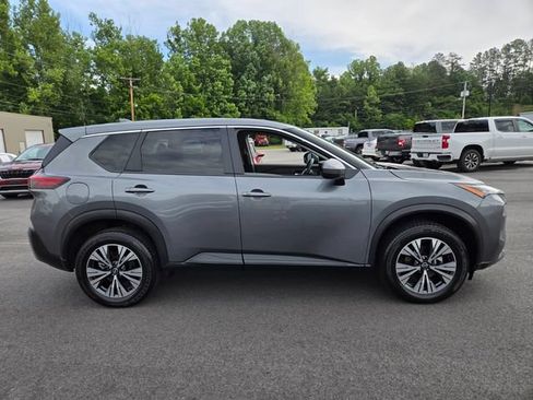 Used 2023 Nissan Rogue SV FWD image 9