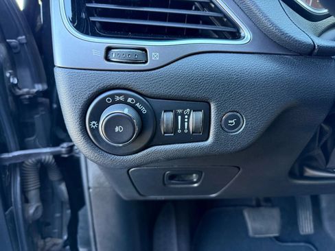 Used 2019 Jeep Cherokee Limited AWD/4WD image 15